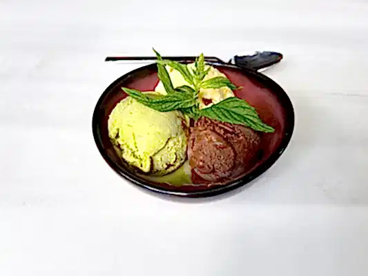Mixed iced cream